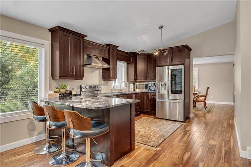 2058 Parsons Road, Kelowna, BC - Indoor Photo Showing Kitchen With Stainless Steel Kitchen With Upgraded Kitchen