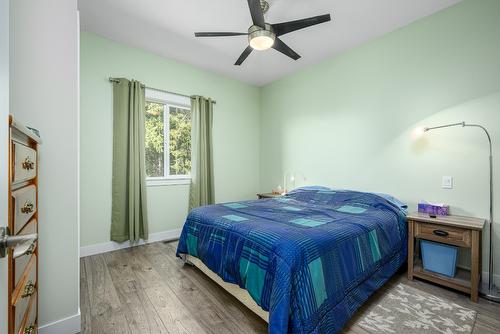 1-5720 Hartnell Road, Vernon, BC - Indoor Photo Showing Bedroom