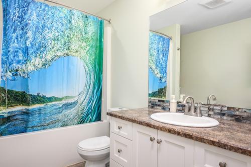 1-5720 Hartnell Road, Vernon, BC - Indoor Photo Showing Bathroom