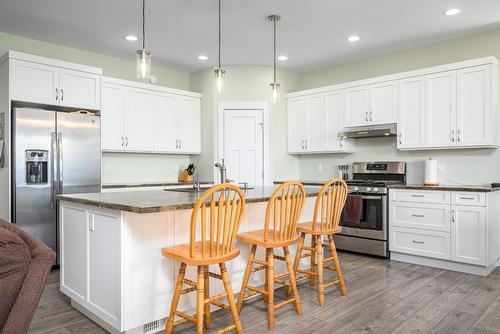 1-5720 Hartnell Road, Vernon, BC - Indoor Photo Showing Kitchen With Upgraded Kitchen