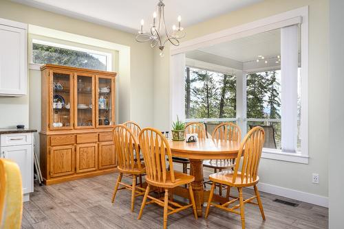 1-5720 Hartnell Road, Vernon, BC - Indoor Photo Showing Dining Room