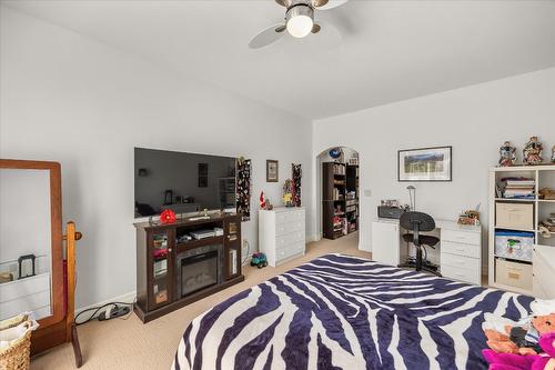 14-2283 Shannon Heights Court, West Kelowna, BC - Indoor Photo Showing Bedroom