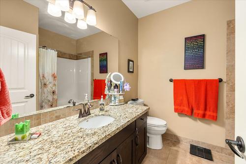 14-2283 Shannon Heights Court, West Kelowna, BC - Indoor Photo Showing Bathroom