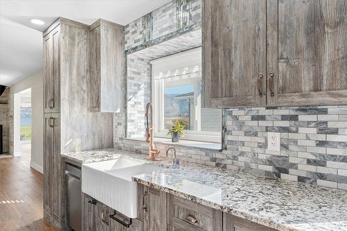 57 Kingfisher Drive, Penticton, BC - Indoor Photo Showing Kitchen