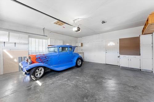 57 Kingfisher Drive, Penticton, BC - Indoor Photo Showing Garage