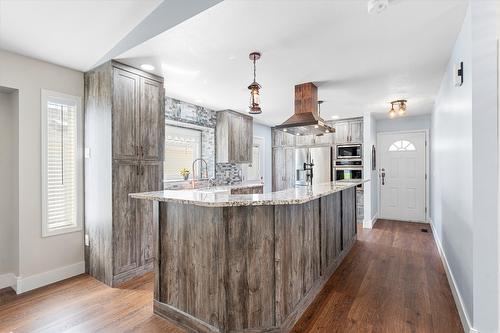 57 Kingfisher Drive, Penticton, BC - Indoor Photo Showing Kitchen