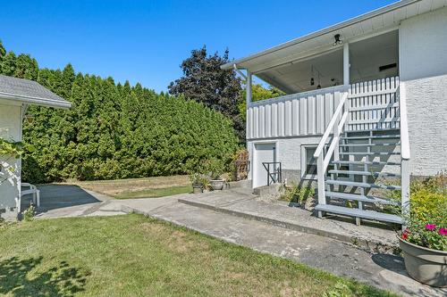 669 Paret Place, Kelowna, BC - Outdoor