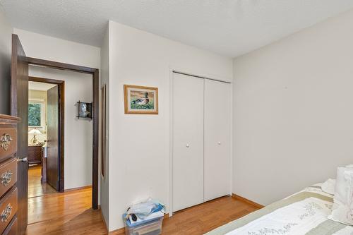 669 Paret Place, Kelowna, BC - Indoor Photo Showing Bedroom