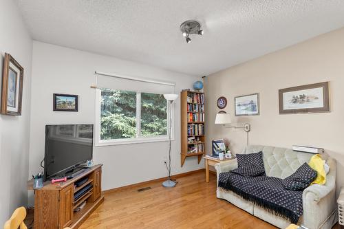 669 Paret Place, Kelowna, BC - Indoor Photo Showing Other Room