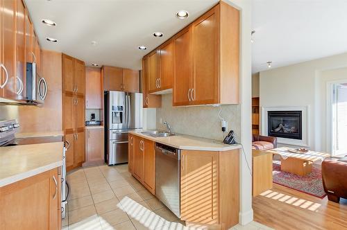 704-1947 Underhill Street, Kelowna, BC - Indoor Photo Showing Kitchen With Double Sink