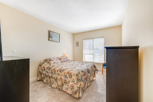 704-1947 Underhill Street, Kelowna, BC - Indoor Photo Showing Bedroom