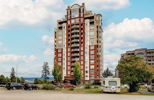 704-1947 Underhill Street, Kelowna, BC - Outdoor With Facade