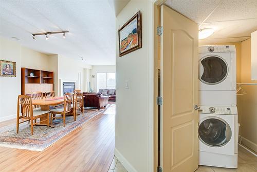 704-1947 Underhill Street, Kelowna, BC - Indoor Photo Showing Laundry Room