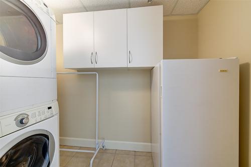 704-1947 Underhill Street, Kelowna, BC - Indoor Photo Showing Laundry Room