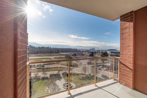 704-1947 Underhill Street, Kelowna, BC - Outdoor With View