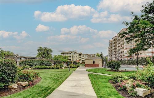 704-1947 Underhill Street, Kelowna, BC - Outdoor With View