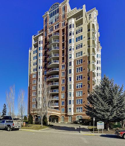 704-1947 Underhill Street, Kelowna, BC - Outdoor With Facade