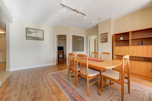 704-1947 Underhill Street, Kelowna, BC - Indoor Photo Showing Dining Room