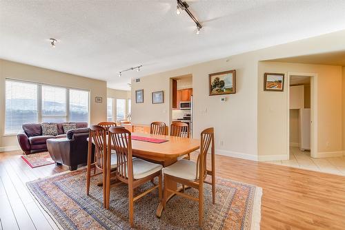 704-1947 Underhill Street, Kelowna, BC - Indoor Photo Showing Dining Room