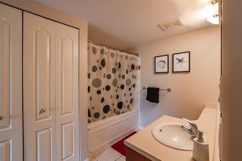 404-7600 Cottonwood Drive, Osoyoos, BC - Indoor Photo Showing Bathroom