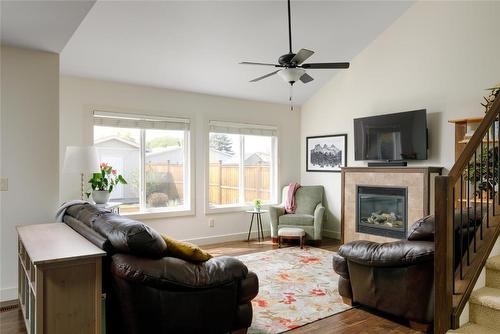 445 Hardie Road, Kelowna, BC - Indoor Photo Showing Living Room With Fireplace