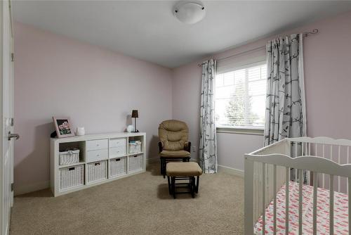 445 Hardie Road, Kelowna, BC - Indoor Photo Showing Bedroom