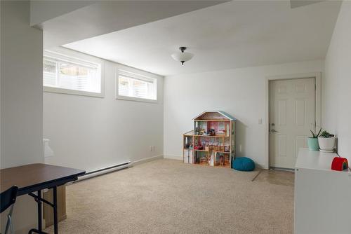 445 Hardie Road, Kelowna, BC - Indoor Photo Showing Other Room