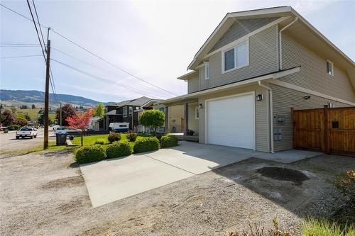 445 Hardie Road, Kelowna, BC - Outdoor