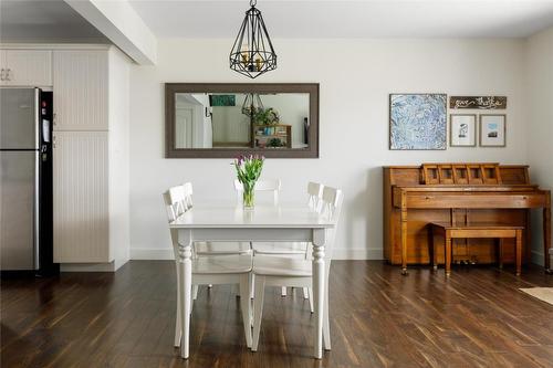 445 Hardie Road, Kelowna, BC - Indoor Photo Showing Dining Room