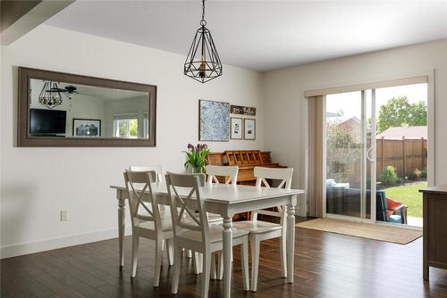 445 Hardie Road, Kelowna, BC - Indoor Photo Showing Dining Room