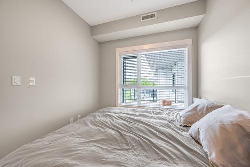 405-1883 Water Street, Kelowna, BC - Indoor Photo Showing Bedroom