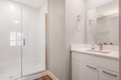 405-1883 Water Street, Kelowna, BC - Indoor Photo Showing Bathroom