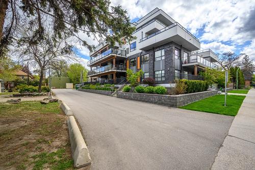 405-1883 Water Street, Kelowna, BC - Outdoor