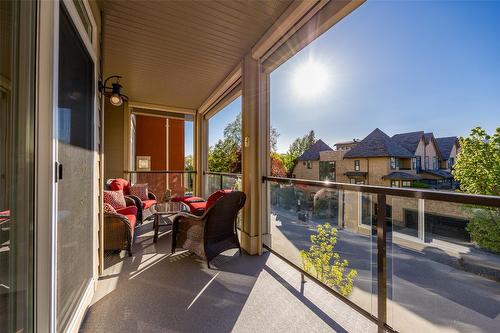 316-3865 Truswell Road, Kelowna, BC - Outdoor With Exterior