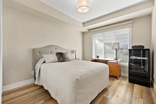 316-3865 Truswell Road, Kelowna, BC - Indoor Photo Showing Bedroom