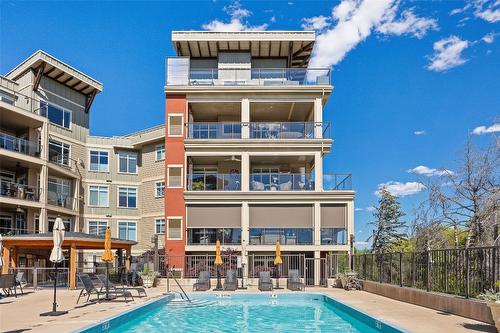 316-3865 Truswell Road, Kelowna, BC - Outdoor With In Ground Pool