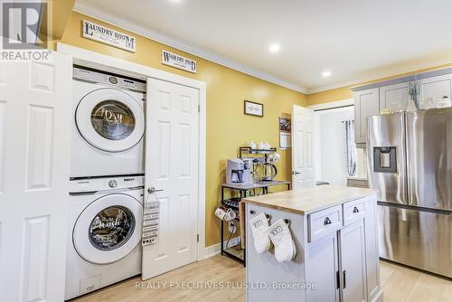 6325 Doreen Drive, Niagara Falls, ON - Indoor Photo Showing Laundry Room