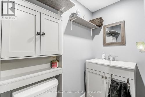 6325 Doreen Drive, Niagara Falls, ON - Indoor Photo Showing Laundry Room