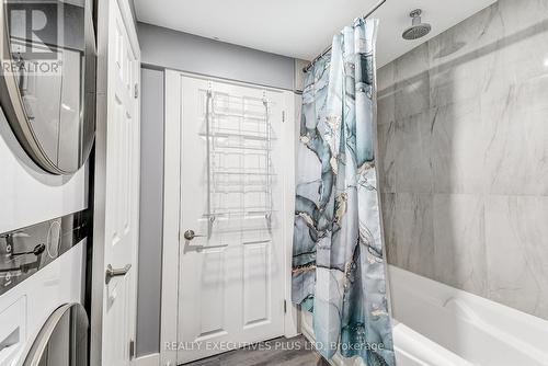 6325 Doreen Drive, Niagara Falls, ON - Indoor Photo Showing Bathroom