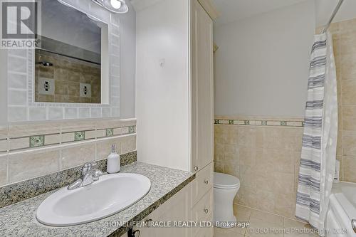 158 Hanson Road, Mississauga (Fairview), ON - Indoor Photo Showing Bathroom