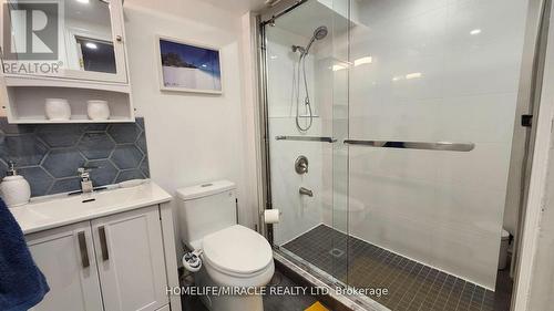 158 Hanson Road, Mississauga (Fairview), ON - Indoor Photo Showing Bathroom