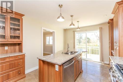 6528 Tooney Drive, Ottawa, ON - Indoor Photo Showing Kitchen With Double Sink