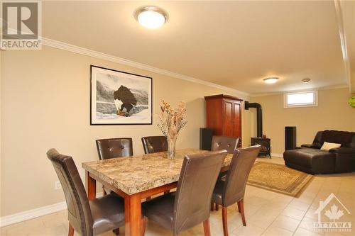 6528 Tooney Drive, Ottawa, ON - Indoor Photo Showing Dining Room