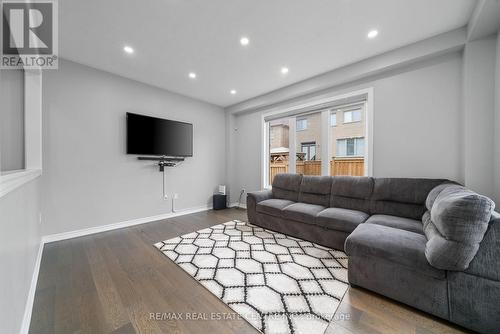 1231 Graham Clapp Avenue, Oshawa (Taunton), ON - Indoor Photo Showing Living Room