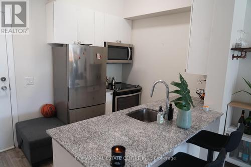 105 - 3655 Kingston Road, Toronto (Scarborough Village), ON - Indoor Photo Showing Kitchen