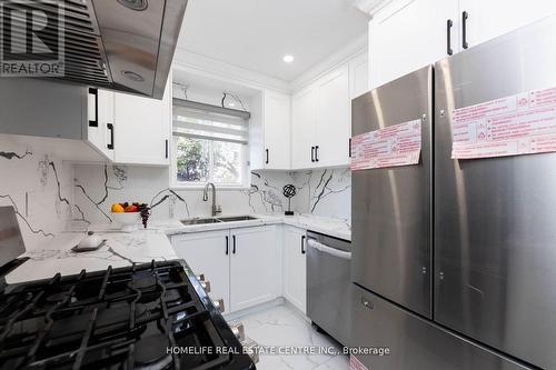 150 Magnolia Avenue, Toronto (Kennedy Park), ON - Indoor Photo Showing Kitchen