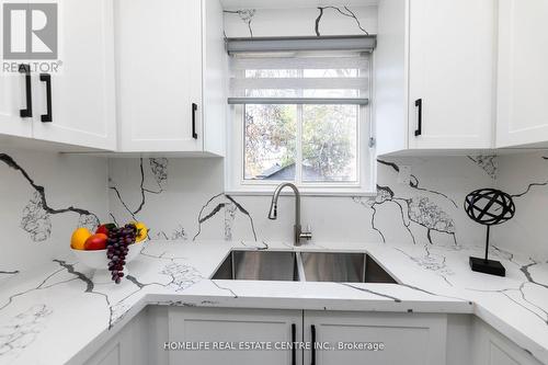 150 Magnolia Avenue, Toronto (Kennedy Park), ON - Indoor Photo Showing Kitchen