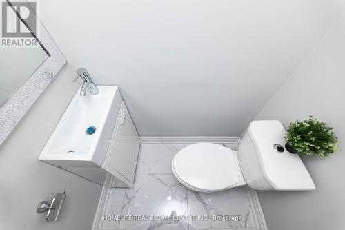 150 Magnolia Avenue, Toronto (Kennedy Park), ON - Indoor Photo Showing Bathroom