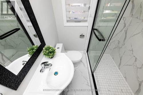 150 Magnolia Avenue, Toronto (Kennedy Park), ON - Indoor Photo Showing Bathroom