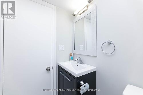 150 Magnolia Avenue, Toronto (Kennedy Park), ON - Indoor Photo Showing Bathroom